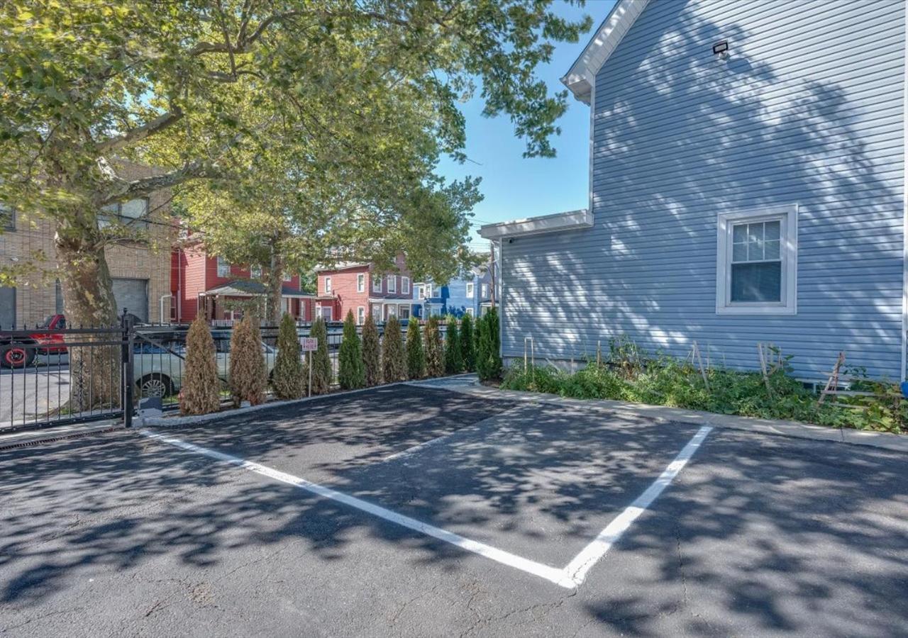 Colorful, Comfy & Modern - Close To Nyc - Parking! Mount Vernon Eksteriør billede